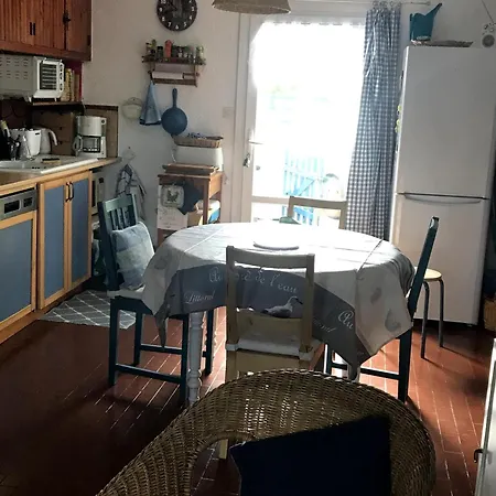Maison A 100m De La Pour 6 Pers A Noirmoutier - Fr-1-823-106
